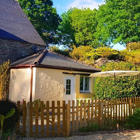 Le Vieux Moulin Gites - A Charming Stone Cottage With Garden View And Seasonal Pool Guegon Luaran gambar
